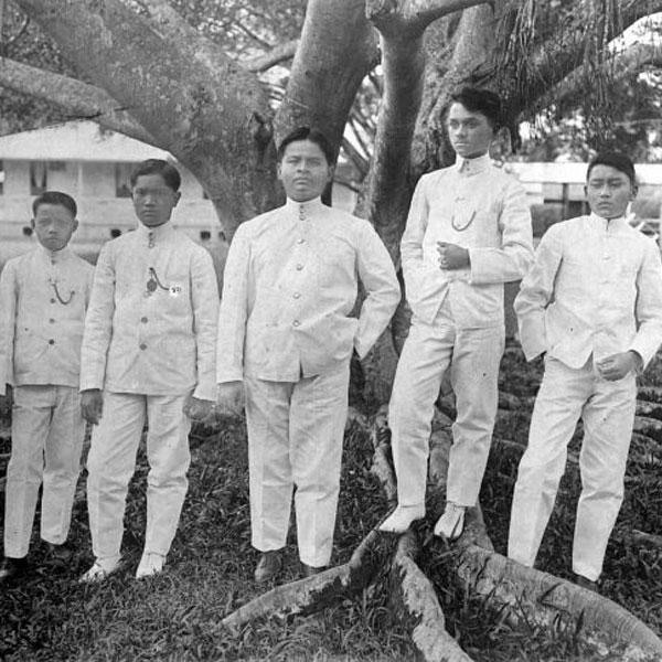 Ibu Sud, Cak Roes, Dan Sekolah Belanda - Historia